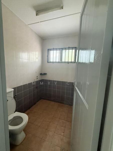 Semi-Detached House for Sale in Kuching (Sarawak) - Jimmyy Chin - Bathroom - PropertyGuru.com.my