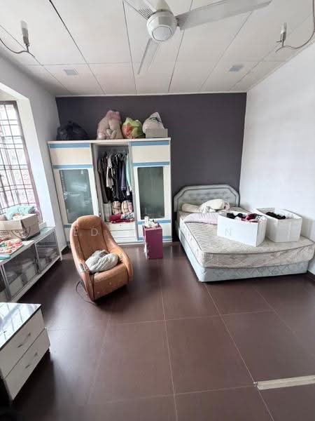 Rumah Teres 2-Tingkat untuk Dijual di Taman Bukit Dahlia (Pasir Gudang) - Eddy Chan - Bedroom - PropertyGuru.com.my
