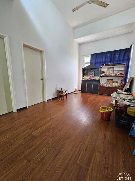 2-storey Terraced House for Sale in Kemuning Utama (Shah Alam) - Tom Lee - Living Room - PropertyGuru.com.my