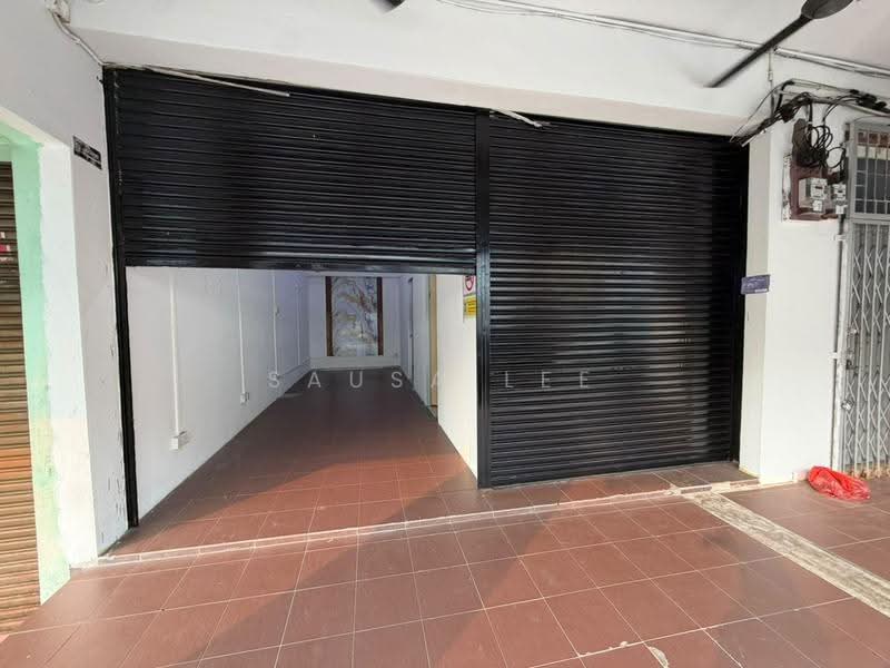Shop for Sale in Taman Universiti (Skudai) - Sausa Lee - Entrance - PropertyGuru.com.my