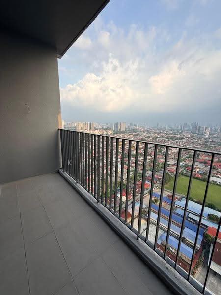 Kediaman Servis untuk Dijual di Residensi Ava @ Kiara Bay - Kai Ren - Balcony - PropertyGuru.com.my