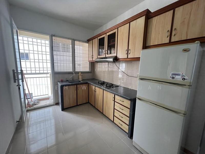 Condominium for Rent at Gurney Park Condominium - Tneh Weng Kuan - Kitchen - PropertyGuru.com.my