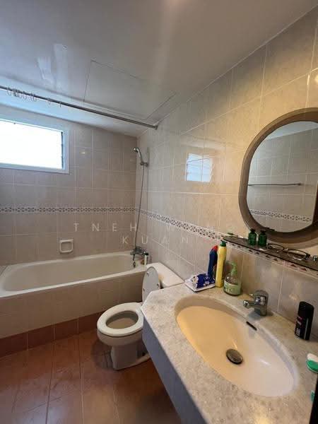 Condominium for Rent at Gurney Park Condominium - Tneh Weng Kuan - Bathroom - PropertyGuru.com.my