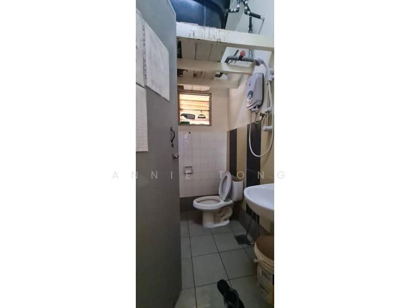 Pangsapuri untuk Dijual di Nuri Court - Annie Tong - Bathroom - PropertyGuru.com.my