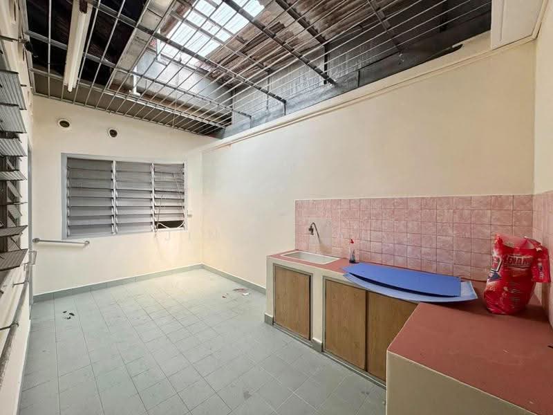 1-storey Terraced House for Sale in Jelutong (Penang) - Jin Chuah - Kitchen - PropertyGuru.com.my
