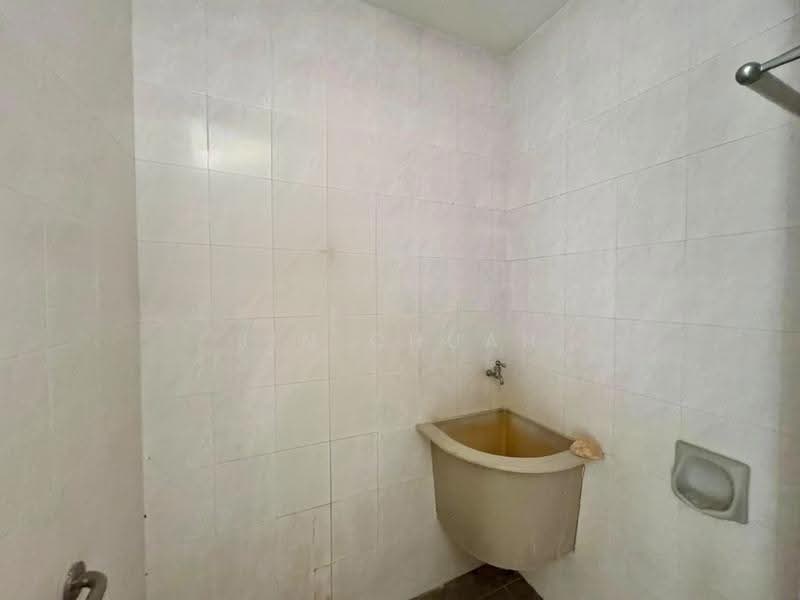 1-storey Terraced House for Sale in Jelutong (Penang) - Jin Chuah - Bathroom - PropertyGuru.com.my