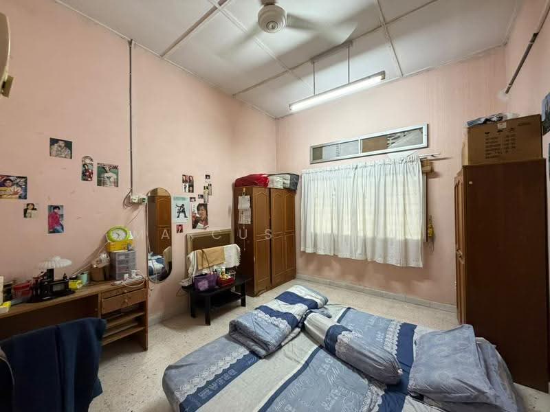 Rumah Berkembar untuk Dijual di Taman Mambau Jaya (Rasah) - Marcus Yeow - Bedroom - PropertyGuru.com.my