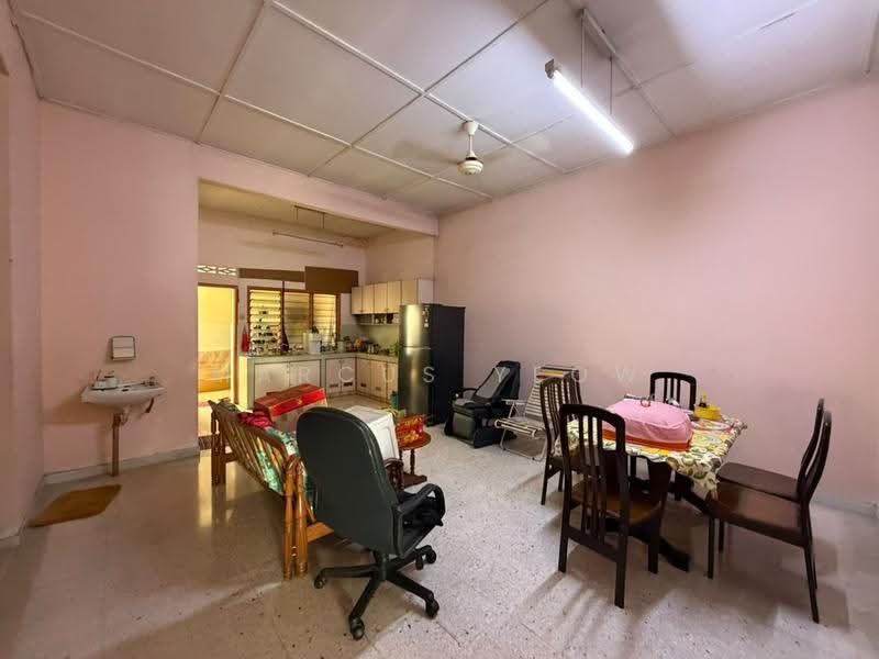 Rumah Berkembar untuk Dijual di Taman Mambau Jaya (Rasah) - Marcus Yeow - Living Room - PropertyGuru.com.my