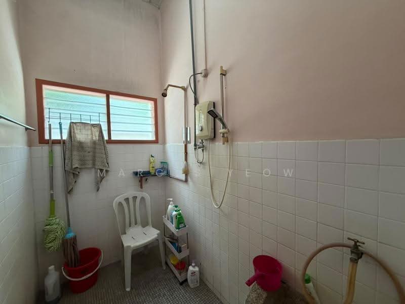 Rumah Berkembar untuk Dijual di Taman Mambau Jaya (Rasah) - Marcus Yeow - Bathroom - PropertyGuru.com.my