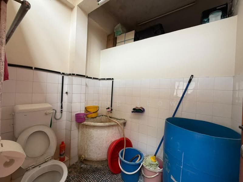 Rumah Berkembar untuk Dijual di Taman Mambau Jaya (Rasah) - Marcus Yeow - Bathroom - PropertyGuru.com.my