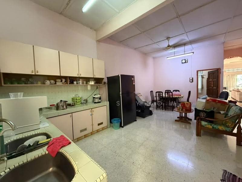 Rumah Berkembar untuk Dijual di Taman Mambau Jaya (Rasah) - Marcus Yeow - Kitchen - PropertyGuru.com.my