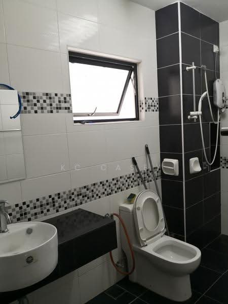 Kediaman Servis untuk Disewa di Sky View - KC Casey - Bathroom - PropertyGuru.com.my