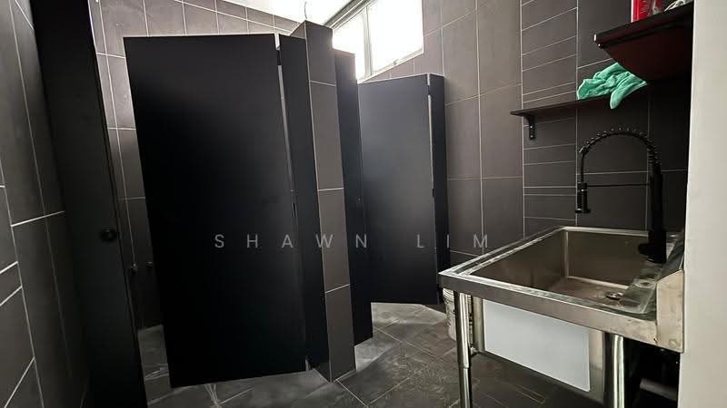 Kedai untuk Disewa di Dataran Sunway (Kota Damansara) - Shawn Lim - Bathroom - PropertyGuru.com.my