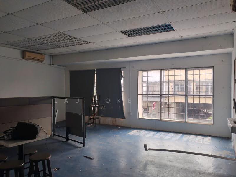 Shop / Office for Sale in U5, Taman Industri Sepadu Mah Sing (Shah Alam) - Lau Yoke Kok - 1st floor (Front portion - office) - PropertyGuru.com.my