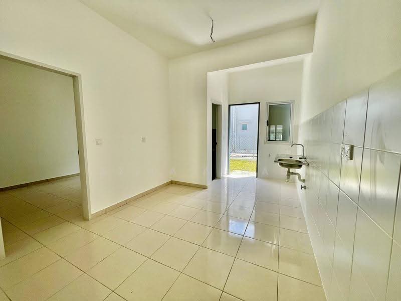 Rumah Teres untuk Dijual di Sepang (Selangor) - Azira Ahmad - Kitchen - PropertyGuru.com.my