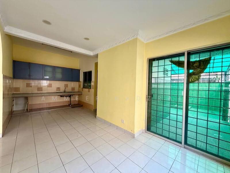 Rumah Teres 2-Tingkat untuk Dijual di Taman Kajang Prima (Kajang) - Ammeer Nadzrai - Kitchen - PropertyGuru.com.my
