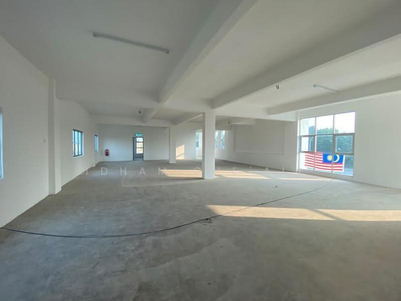 Shop / Office for Rent in Kampung Tanjung Lumpur (Kuantan) - Idham Che'Ali - Interior - PropertyGuru.com.my