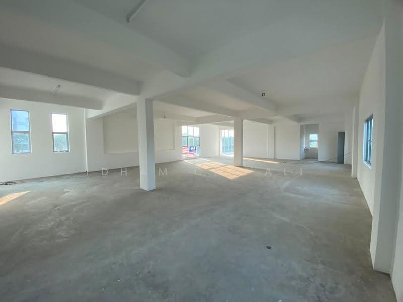 Shop / Office for Rent in Kampung Tanjung Lumpur (Kuantan) - Idham Che'Ali - Interior - PropertyGuru.com.my