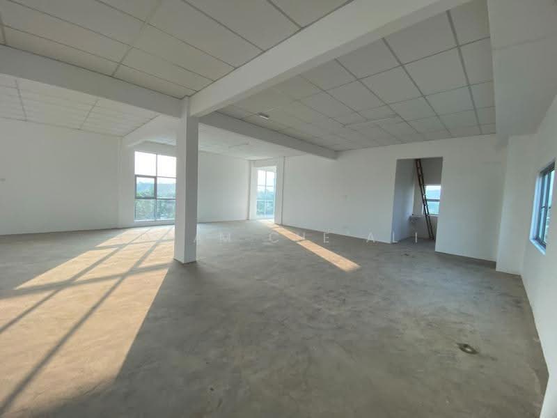 Shop / Office for Rent in Kampung Tanjung Lumpur (Kuantan) - Idham Che'Ali - Interior - PropertyGuru.com.my