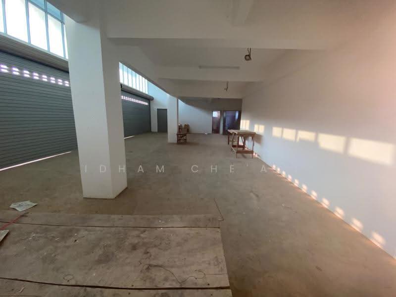 Shop / Office for Rent in Kampung Tanjung Lumpur (Kuantan) - Idham Che'Ali - Interior - PropertyGuru.com.my