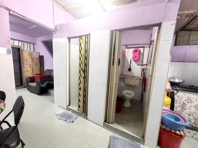 Rumah Teres 2-Tingkat untuk Dijual di Taman Megah Ria (Masai) - Rich Wong - Bathroom - PropertyGuru.com.my