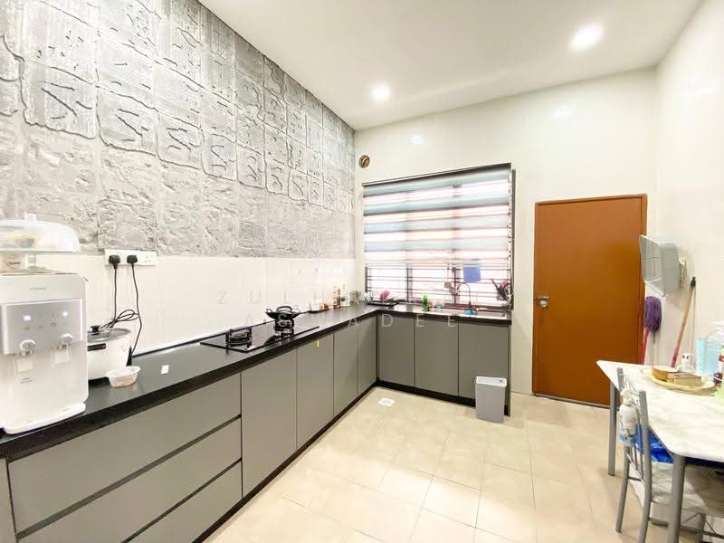 Semi-Detached House for Rent in Taman Desa Bestari (Sepang) - Zulhaikal Asmadee - Kitchen - PropertyGuru.com.my