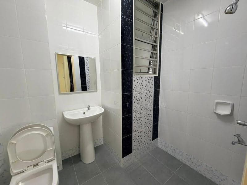 2-storey Terraced House for Rent in Skudai (Johor) - Fion Teow - Bathroom - PropertyGuru.com.my