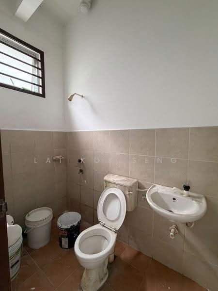 Rumah Teres untuk Dijual di Senai (Kulai) - Lai Kok Seng - Bathroom - PropertyGuru.com.my