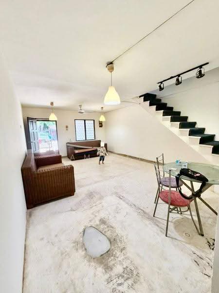 2-storey Terraced House for Sale in Seksyen 17 (Shah Alam) - Ammeer Nadzrai - Living Room - PropertyGuru.com.my