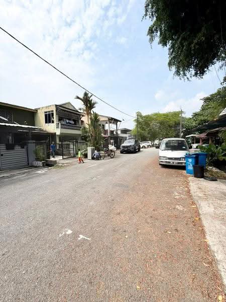 2-storey Terraced House for Sale in Seksyen 17 (Shah Alam) - Ammeer Nadzrai - Exterior - PropertyGuru.com.my