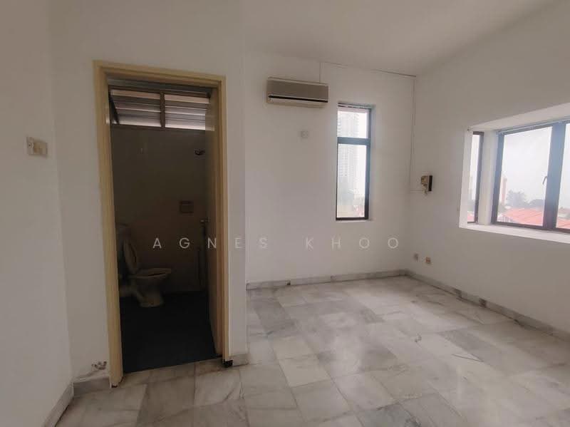 Condominium for Rent at Indah Bay Condominium - Agnes Khoo - Bathroom - PropertyGuru.com.my