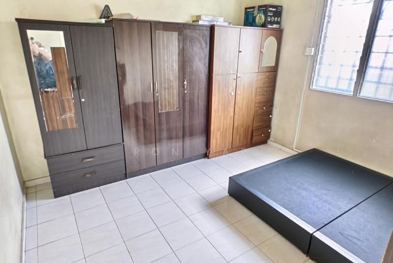 Rumah Flat untuk Dijual di Putri Laksamana - Ron Yap - Bedroom - PropertyGuru.com.my
