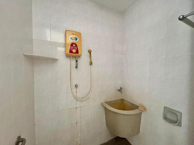 1-storey Terraced House for Sale in Batu Lancang (Jelutong) - Ping Koay - Bathroom - PropertyGuru.com.my