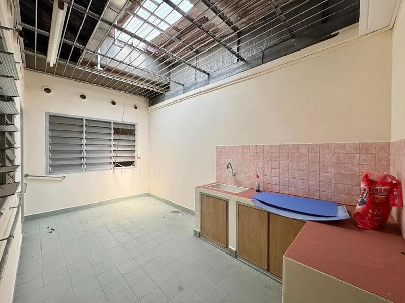 1-storey Terraced House for Sale in Batu Lancang (Jelutong) - Ping Koay - Kitchen - PropertyGuru.com.my