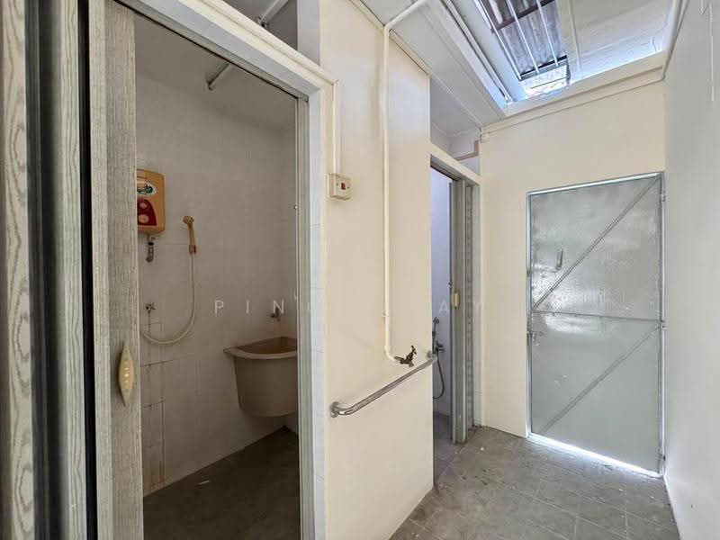 1-storey Terraced House for Sale in Batu Lancang (Jelutong) - Ping Koay - Bathroom - PropertyGuru.com.my