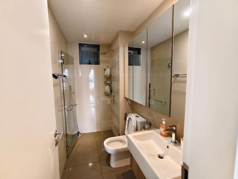 Kediaman Servis untuk Dijual di United Point (Residensi Berpadu) - Alex Ang - Bathroom - PropertyGuru.com.my
