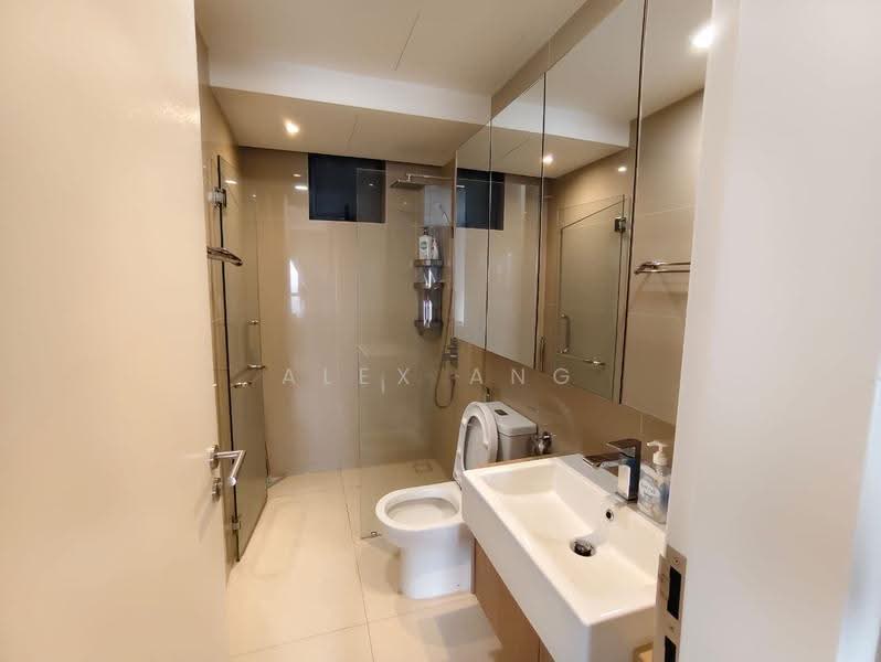Kediaman Servis untuk Dijual di United Point (Residensi Berpadu) - Alex Ang - Bathroom - PropertyGuru.com.my