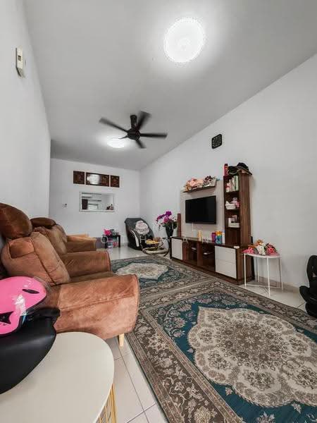 Rumah Teres 1-Tingkat untuk Dijual di Senawang (Negeri Sembilan) - Azrul Othman - Living Room - PropertyGuru.com.my