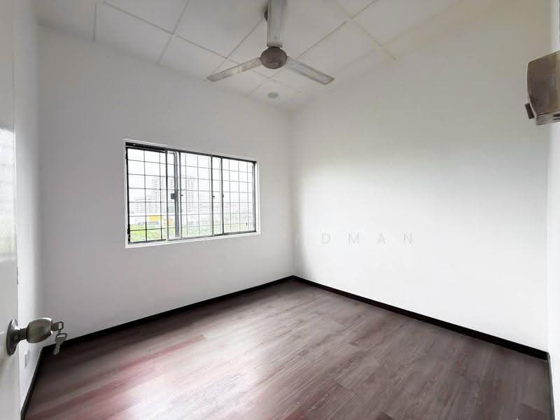 Kediaman Servis untuk Dijual di Medan Batu Caves - Syakir Adman - Interior - PropertyGuru.com.my