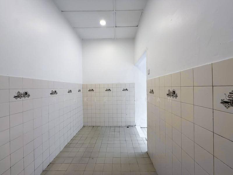 Kediaman Servis untuk Dijual di Medan Batu Caves - Syakir Adman - Interior - PropertyGuru.com.my