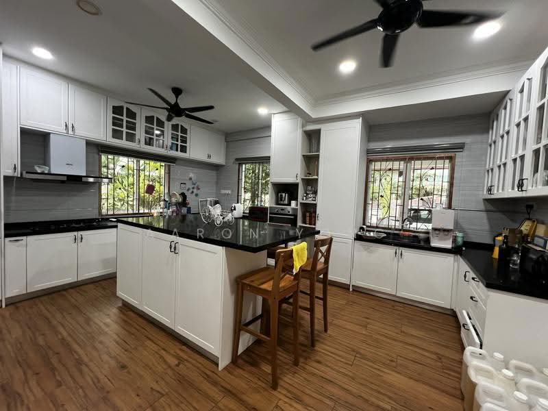 Rumah Berkembar untuk Dijual di Taman Equine (Seri Kembangan) - Aaron Yong - Kitchen - PropertyGuru.com.my