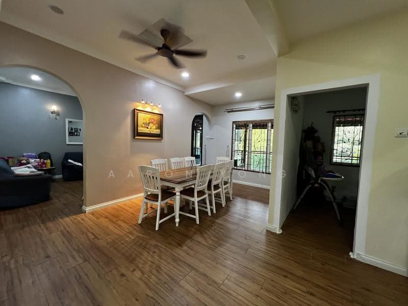 Rumah Berkembar untuk Dijual di Taman Equine (Seri Kembangan) - Aaron Yong - Dining Room - PropertyGuru.com.my