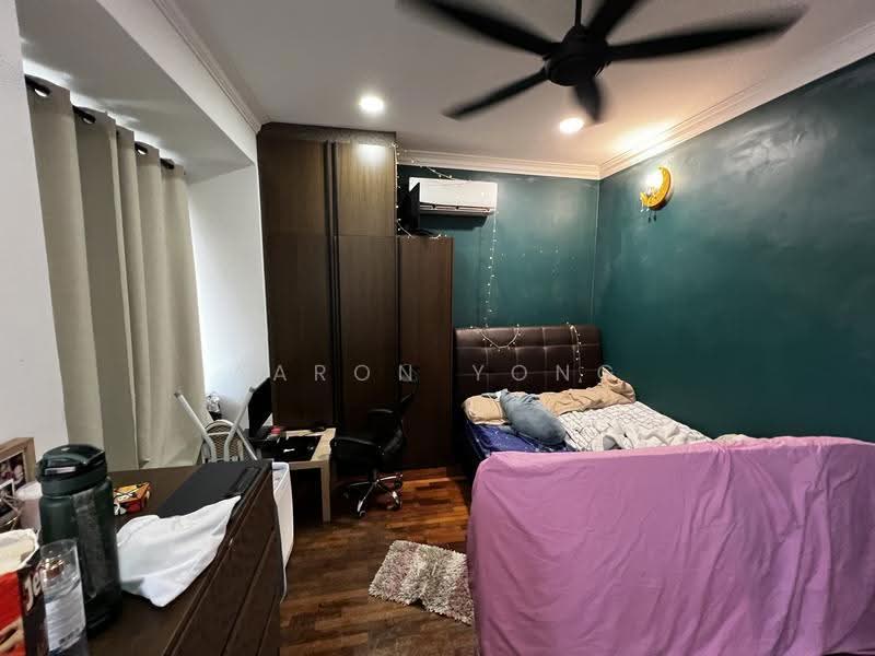 Rumah Berkembar untuk Dijual di Taman Equine (Seri Kembangan) - Aaron Yong - Bedroom - PropertyGuru.com.my