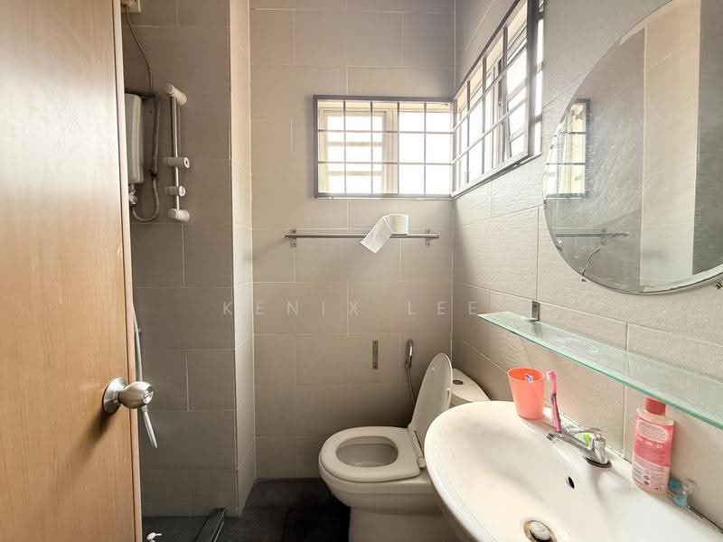 Rumah Teres 2-Tingkat untuk Disewa di Putra Heights (Subang Jaya) - Kenix Lee - Bathroom - PropertyGuru.com.my