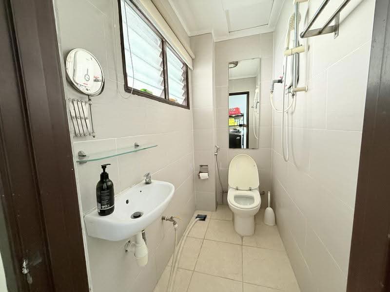 Rumah Teres 2-Tingkat untuk Disewa di Putra Heights (Subang Jaya) - Kenix Lee - Bathroom - PropertyGuru.com.my