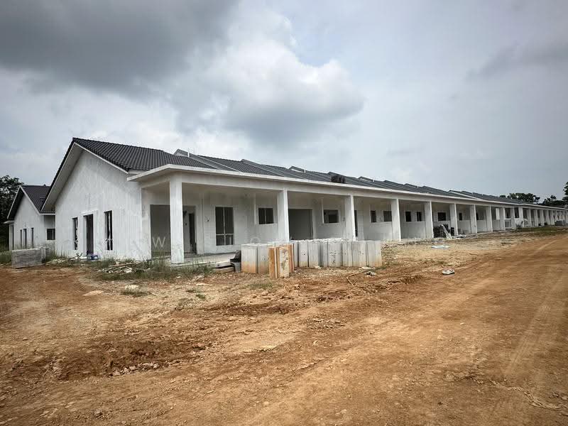 Rumah Teres 1-Tingkat untuk Dijual di Lukut (Port Dickson) - Yew Siow Theng - Exterior - PropertyGuru.com.my
