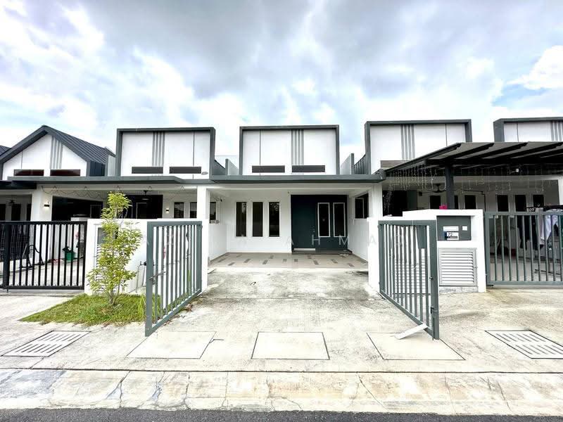 Rumah Teres 1-Tingkat untuk Dijual di Sepang (Selangor) - Azira Ahmad - Exterior - PropertyGuru.com.my