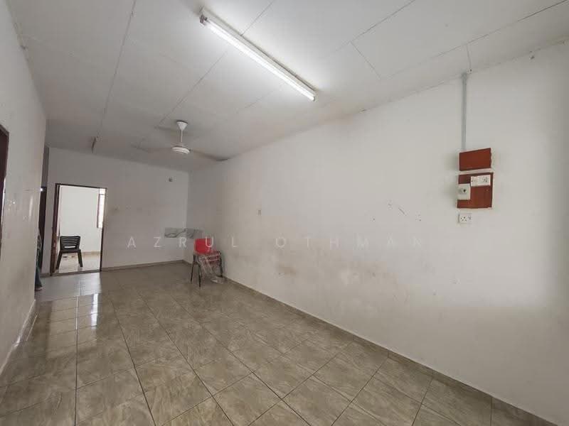 Rumah Teres 1-Tingkat untuk Dijual di Taman Cempaka (Senawang) - Azrul Othman - Living Room - PropertyGuru.com.my