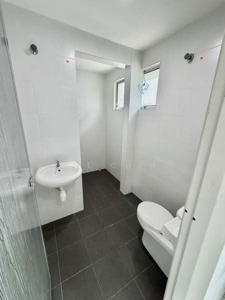 Rumah Bandar untuk Disewa di Taman Bandar Meru Prima (Ipoh) - Gil Chin - Bathroom - PropertyGuru.com.my
