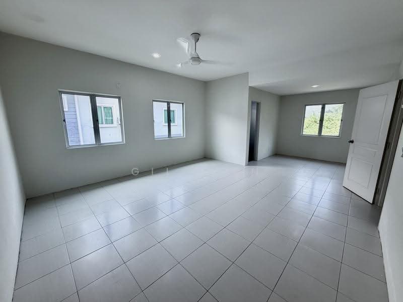 Rumah Bandar untuk Disewa di Taman Bandar Meru Prima (Ipoh) - Gil Chin - Living Room - PropertyGuru.com.my